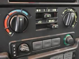 Land Rover Defender 2.4 TD 110 SW E 7 P thumbnail 26