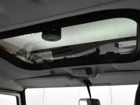 Land Rover Defender 2.4 TD 110 SW E 7 P thumbnail 6