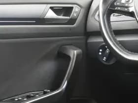 Volkswagen T-Roc 1.5 TSI Sport United R Bi-toneAutomaat Navi Carplay Stoelverw. Adapt. Cru thumbnail 16