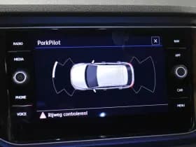 Volkswagen T-Roc 1.5 TSI Sport United R Bi-toneAutomaat Navi Carplay Stoelverw. Adapt. Cru thumbnail 8