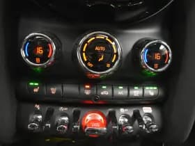 MINI Cooper Mini 1.5 60 Years Edition Panodak Vol Leder Harman Cardon Zwarte hemel Navi thumbnail 16