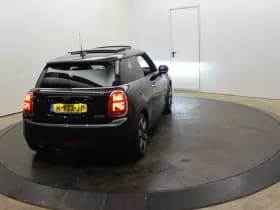 MINI Cooper Mini 1.5 60 Years Edition Panodak Vol Leder Harman Cardon Zwarte hemel Navi thumbnail 18