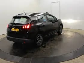 Peugeot 2008 1.2 PureTech 110PK Automaat Navi Cruise PDC V+A thumbnail 19