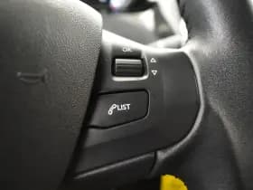 Peugeot 2008 1.2 PureTech 110PK Automaat Navi Cruise PDC V+A thumbnail 9