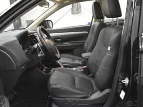 Mitsubishi Outlander 2.0 PHEV Instyle X-Line Dealer onderhouden Trekhaak Pano Vol Leder Camera thumbnail 2