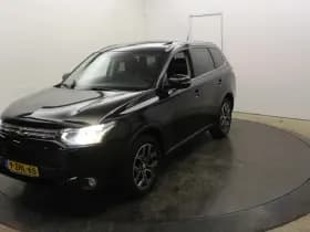 Mitsubishi Outlander 2.0 PHEV Instyle X-Line Dealer onderhouden Trekhaak Pano Vol Leder Camera thumbnail 13