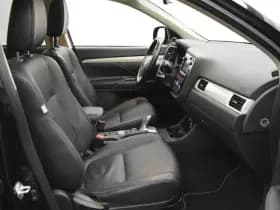 Mitsubishi Outlander 2.0 PHEV Instyle X-Line Dealer onderhouden Trekhaak Pano Vol Leder Camera thumbnail 24