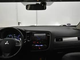 Mitsubishi Outlander 2.0 PHEV Instyle X-Line Dealer onderhouden Trekhaak Pano Vol Leder Camera thumbnail 33