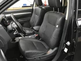 Mitsubishi Outlander 2.0 PHEV Instyle X-Line Dealer onderhouden Trekhaak Pano Vol Leder Camera thumbnail 42