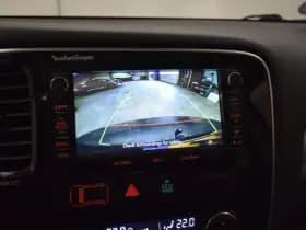 Mitsubishi Outlander 2.0 PHEV Instyle X-Line Dealer onderhouden Trekhaak Pano Vol Leder Camera thumbnail 6