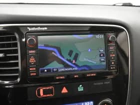 Mitsubishi Outlander 2.0 PHEV Instyle X-Line Dealer onderhouden Trekhaak Pano Vol Leder Camera thumbnail 8