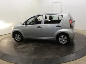 Daihatsu Sirion 2 1.0-12V 70PK Premium 5 Pers 5Drs Airco El Ramen APK 11-2026 thumbnail 13