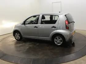 Daihatsu Sirion 2 1.0-12V 70PK Premium 5 Pers 5Drs Airco El Ramen APK 11-2026 thumbnail 41