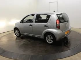 Daihatsu Sirion 2 1.0-12V 70PK Premium 5 Pers 5Drs Airco El Ramen APK 11-2026 thumbnail 42