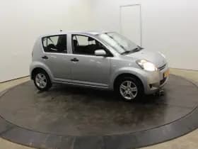 Daihatsu Sirion 2 1.0-12V 70PK Premium 5 Pers 5Drs Airco El Ramen APK 11-2026 thumbnail 59