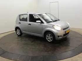 Daihatsu Sirion 2 1.0-12V 70PK Premium 5 Pers 5Drs Airco El Ramen APK 11-2026 thumbnail 60