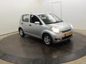 Daihatsu Sirion 2 1.0-12V 70PK Premium 5 Pers 5Drs Airco El Ramen APK 11-2026 thumbnail 61