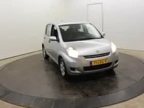 Daihatsu Sirion 2 1.0-12V 70PK Premium 5 Pers 5Drs Airco El Ramen APK 11-2026 thumbnail 63