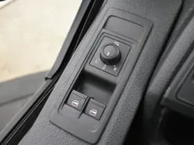 Volkswagen Transporter Kombi 2.0 TDI L2H1 Airco 2+2+2+2+3 Opstelling thumbnail 19