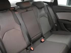 SEAT Leon ST 1.0 TSI Style Bus Intense APK 03-2027 Trekh Navi Carplay PDC oh boekjes NL Auto thumbnail 28