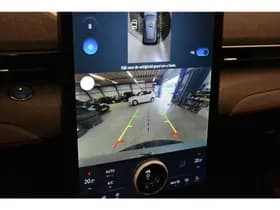 Ford Mustang Mach-E Premium AWD 75 kWh 271 Pk thumbnail 2