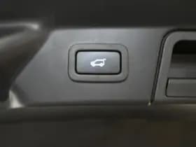 Land Rover Range Rover Velar 2.0 P400e R-Dynamic thumbnail 7