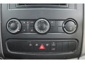 Volkswagen Crafter 35 2.0 TDI L2H1 Combi 9Pers Airco Rolstoellift Camper BPM Vrij thumbnail 4