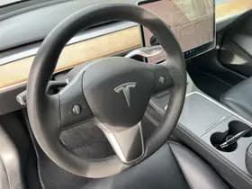 Tesla Model 3 thumbnail 13