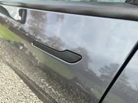 Tesla Model 3 thumbnail 25