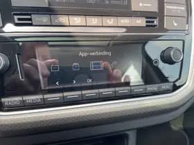 Volkswagen Up! 1.0 BMT high up! | Pano | Cruise | Camera | Leder thumbnail 15