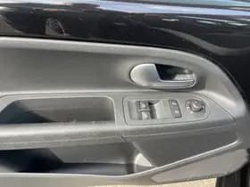 Volkswagen Up! 1.0 BMT high up! | Pano | Cruise | Camera | Leder thumbnail 7