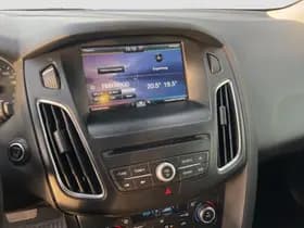 Ford Focus Wagon 1.5 TDCI Titanium Edition Leder | Navi | D.hoek | Trekhaak thumbnail 15