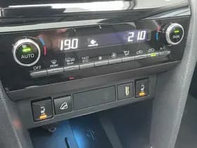 Toyota Yaris Cross 1.5 Hybrid AWD Executive | Panodak | HUD | Trekhaak | 360 camera thumbnail 20