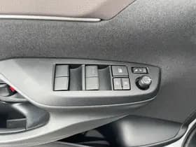 Toyota Yaris Cross 1.5 Hybrid AWD Executive | Panodak | HUD | Trekhaak | 360 camera thumbnail 10