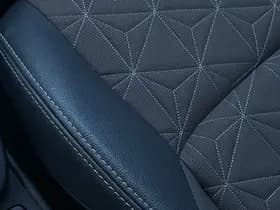 Toyota Yaris Cross 1.5 Hybrid Business Plus Dodehoek | Camera | Carplay | Halfleder thumbnail 20