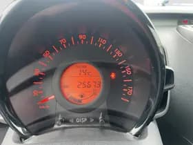 Toyota Aygo thumbnail 12