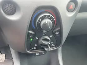 Toyota Aygo thumbnail 16