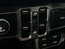 Jeep Wrangler Unlimited 4xe 380 Sahara thumbnail 33