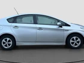 Toyota Prius 1.8 Plug-in Executive Business thumbnail 2