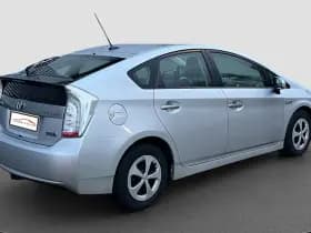 Toyota Prius 1.8 Plug-in Executive Business thumbnail 3