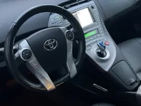 Toyota Prius 1.8 Plug-in Executive Business thumbnail 4