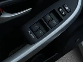 Toyota Prius 1.8 Plug-in Executive Business thumbnail 10