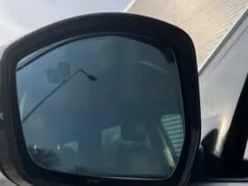 Land Rover Discovery Sport P300e 1.5 R-Dynamic SE thumbnail 4