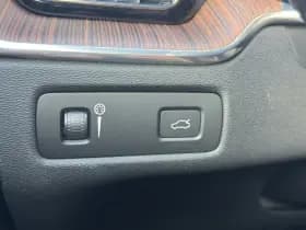 Volvo XC60 2.0 B5 Momentum Exclusive thumbnail 23