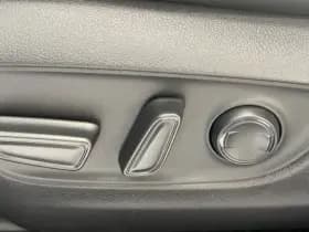 Toyota RAV4 2.5 Hybrid Bi-Tone thumbnail 3