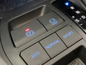 Toyota RAV4 2.5 Hybrid Bi-Tone thumbnail 4