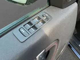 Land Rover Discovery Sport P300e 1.5 R-Dynamic SE thumbnail 12