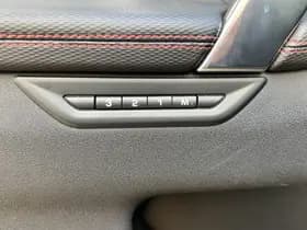 Land Rover Discovery Sport P300e 1.5 R-Dynamic SE thumbnail 3