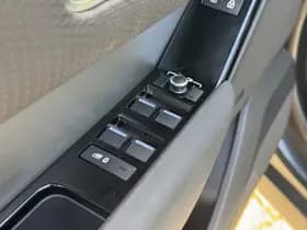 Land Rover Range Rover Velar 2.0 P400e R-Dynamic thumbnail 16