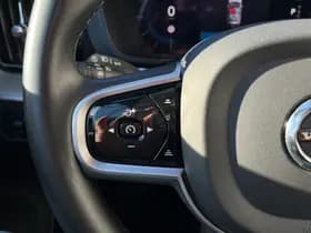 Volvo XC60 2.0 Recharge T8 AWD R-Design thumbnail 27